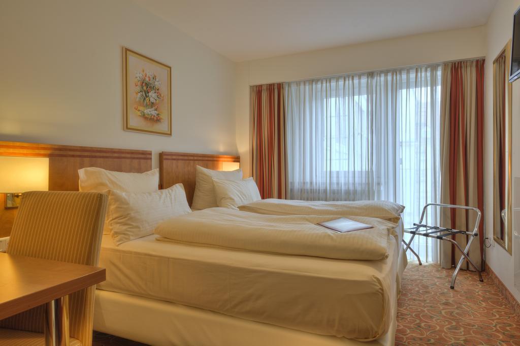 Hotel Condor 3*