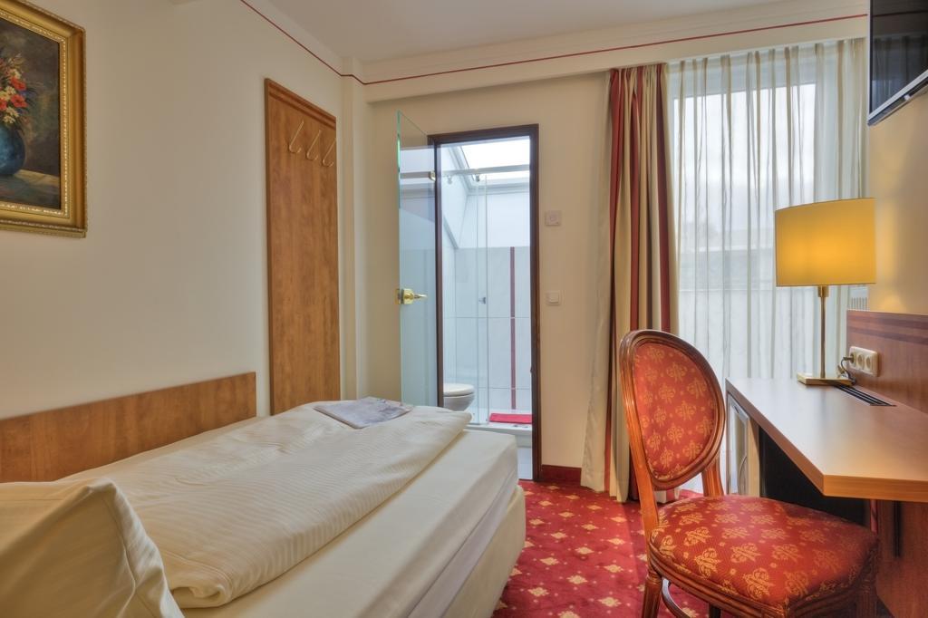 Condor 3* München